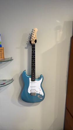 Donner Designer series Strat