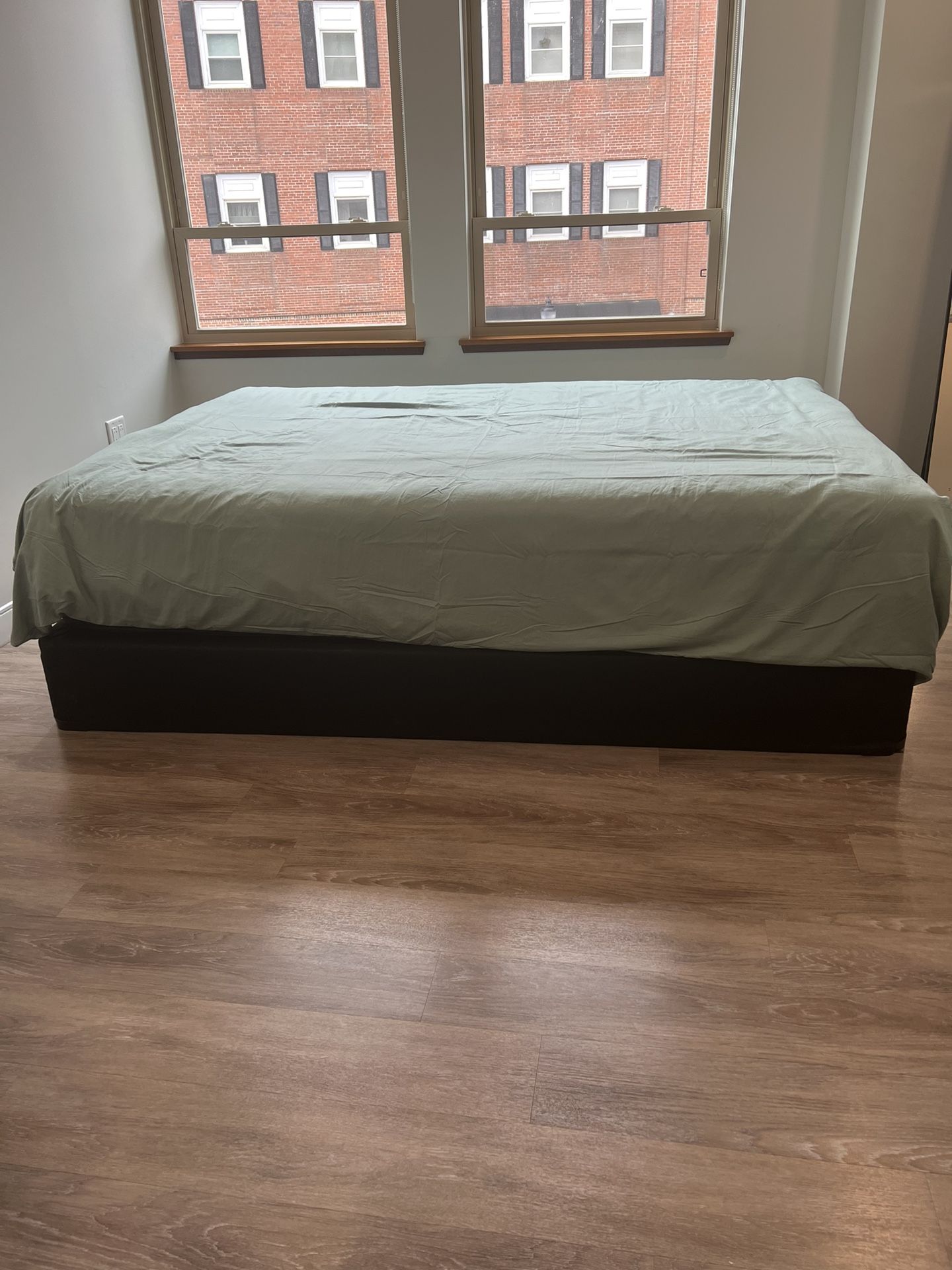 Beautyrest Silver Extra Firm Queen Mattress With Spring Box