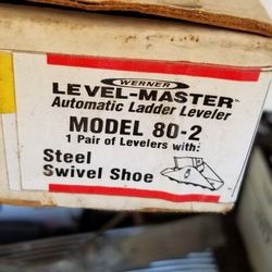 Werner Automatic Ladder Leveler