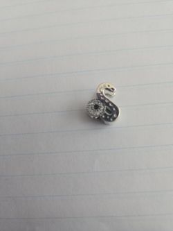 Pandora letter S