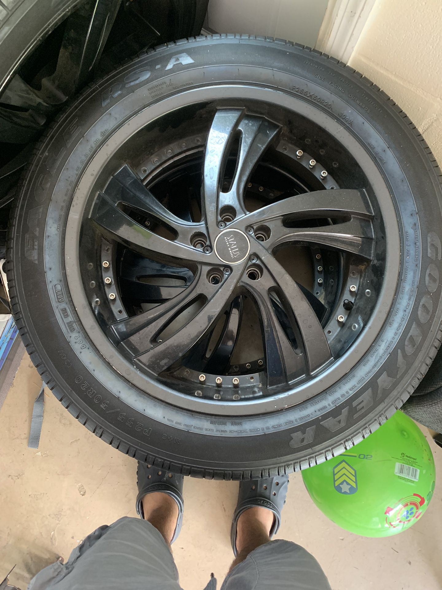 20 inch rims off 2015 Ford Explorer new tires