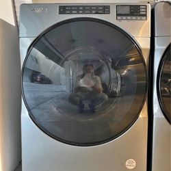 Whirlpool 4.5 cu. ft. Front Load Washer (Chrome Shadow)