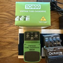 4 Behringer Pedals