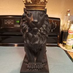 King Lion  Statue