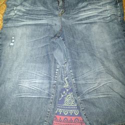 Cato Woman Blue Jean Capris Size 28