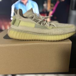 
Adidas Yeezy Boost 350 