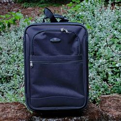 Ricardo Beverly Hills Carry-On Suitcase Luggage Black Nylon Softshell