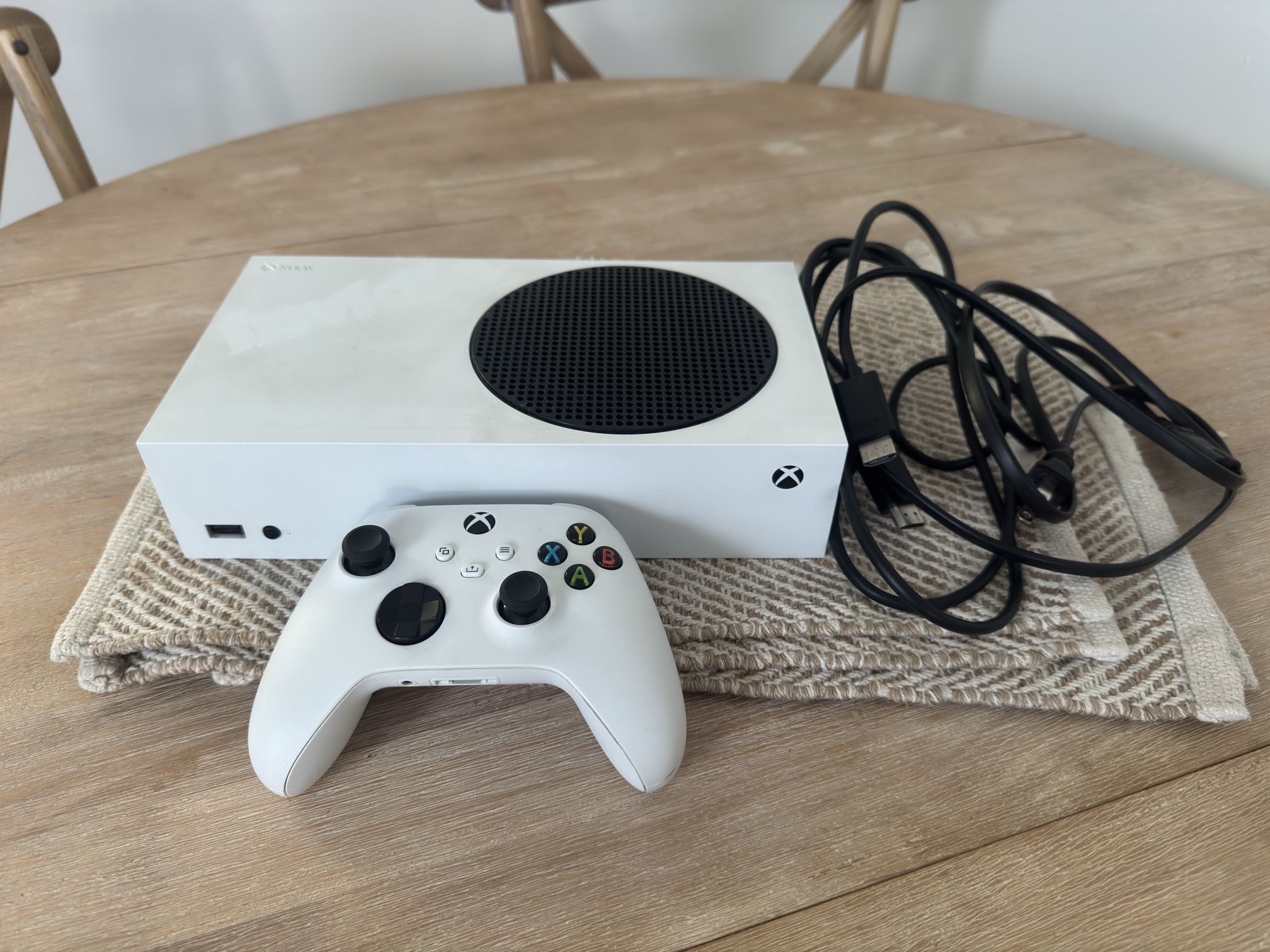 Xbox Series S Digital Edition with 1 Month Gamepass Ultimate!