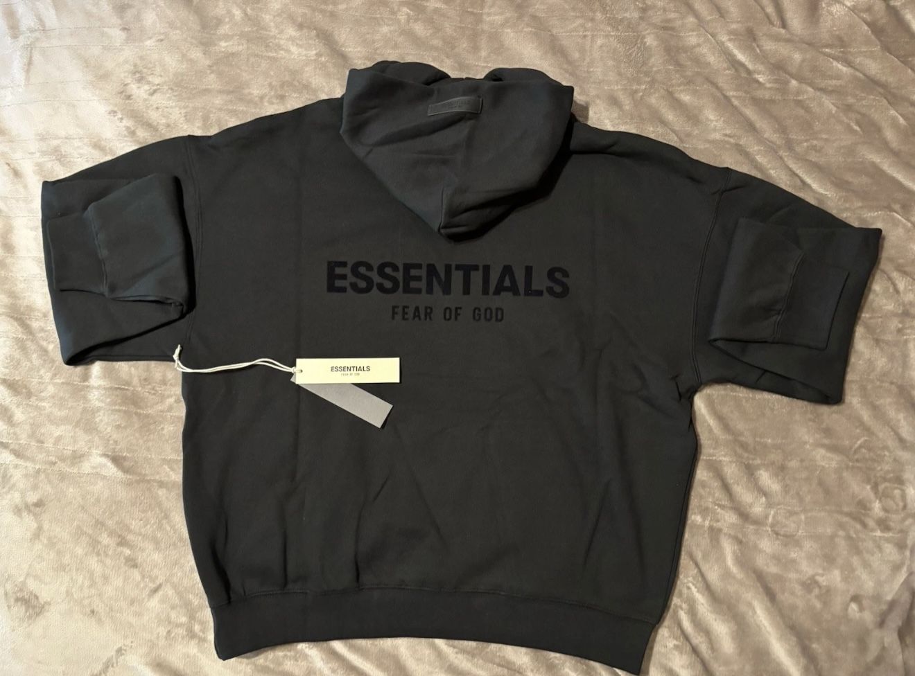 Essential Hoodie Black