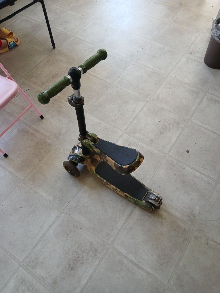 Hurtle 3 Wheel Scooter For Kids. 