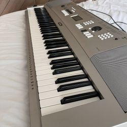YAMAHA KEYBOARD 