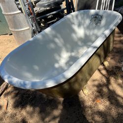 Cast Iron Clawfoot Bathtub