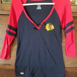 Reebok Chicago Blackhawks Hockey Shirt size Small Red Lace Up Collar Womens

