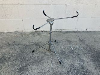 Snare drum stand, solid