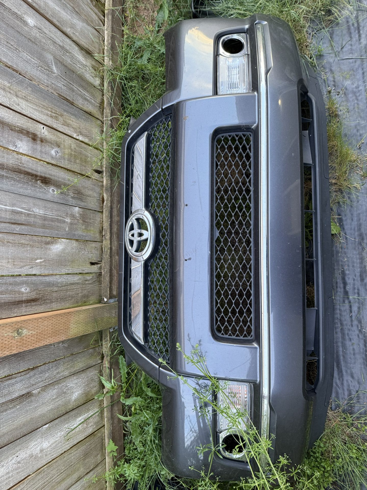 2013 Toyota 4Runner Front Bumper