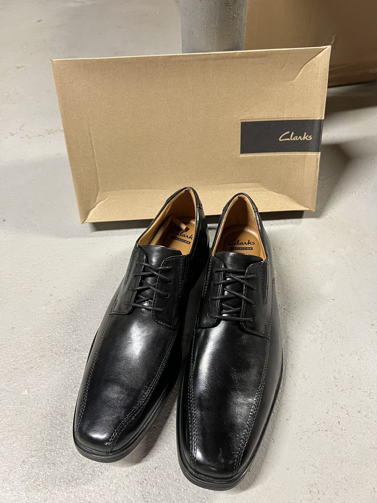 Clarks Men’s Tilden Oxford Shoes