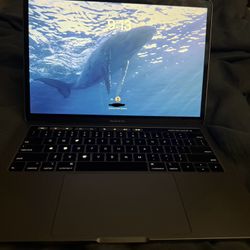 MacBook Pro 13 Inch w/ Touchbar
