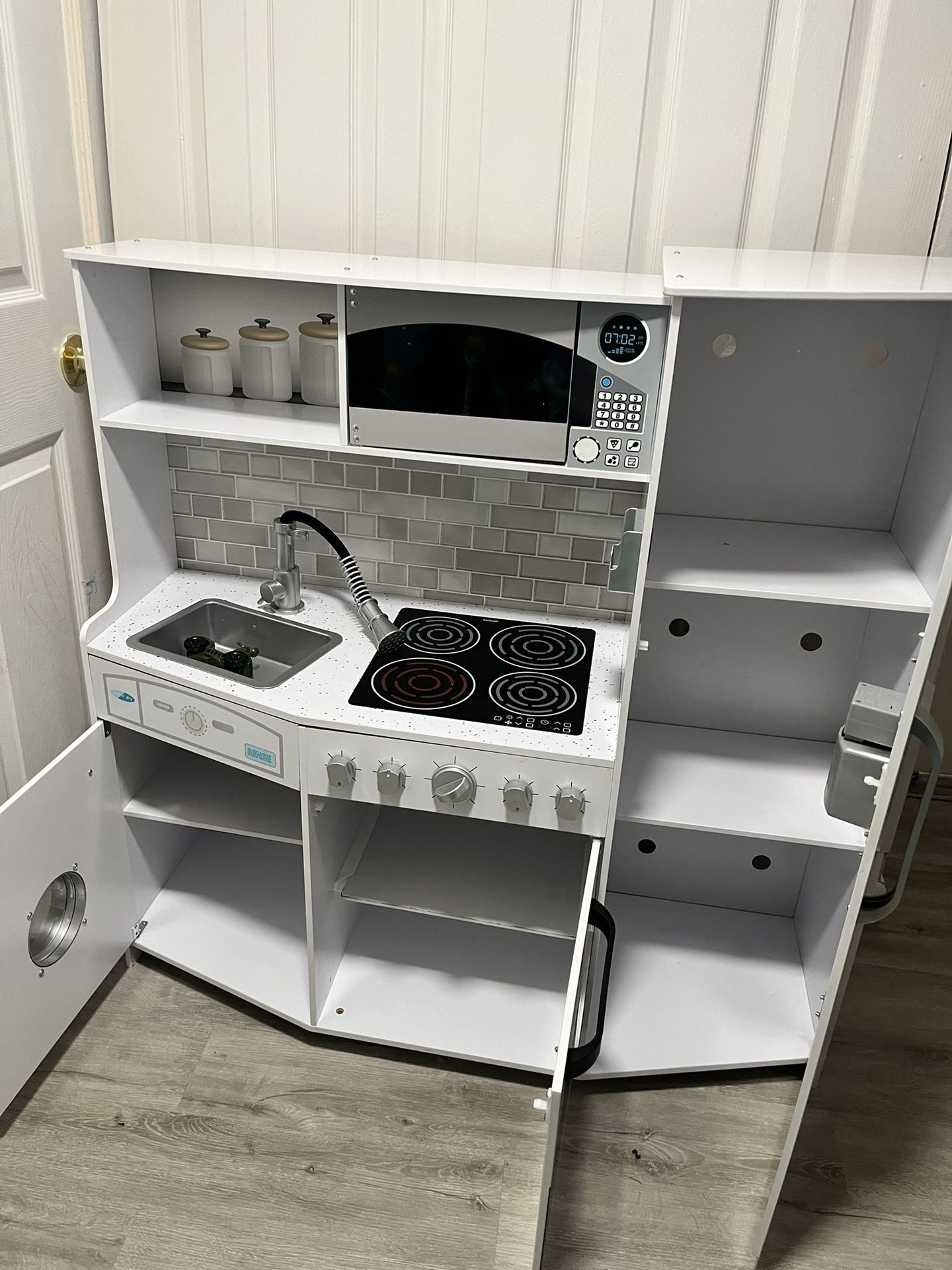 Play Kitchen