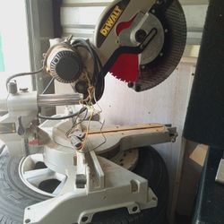 Dewalt Compound Miter Saw