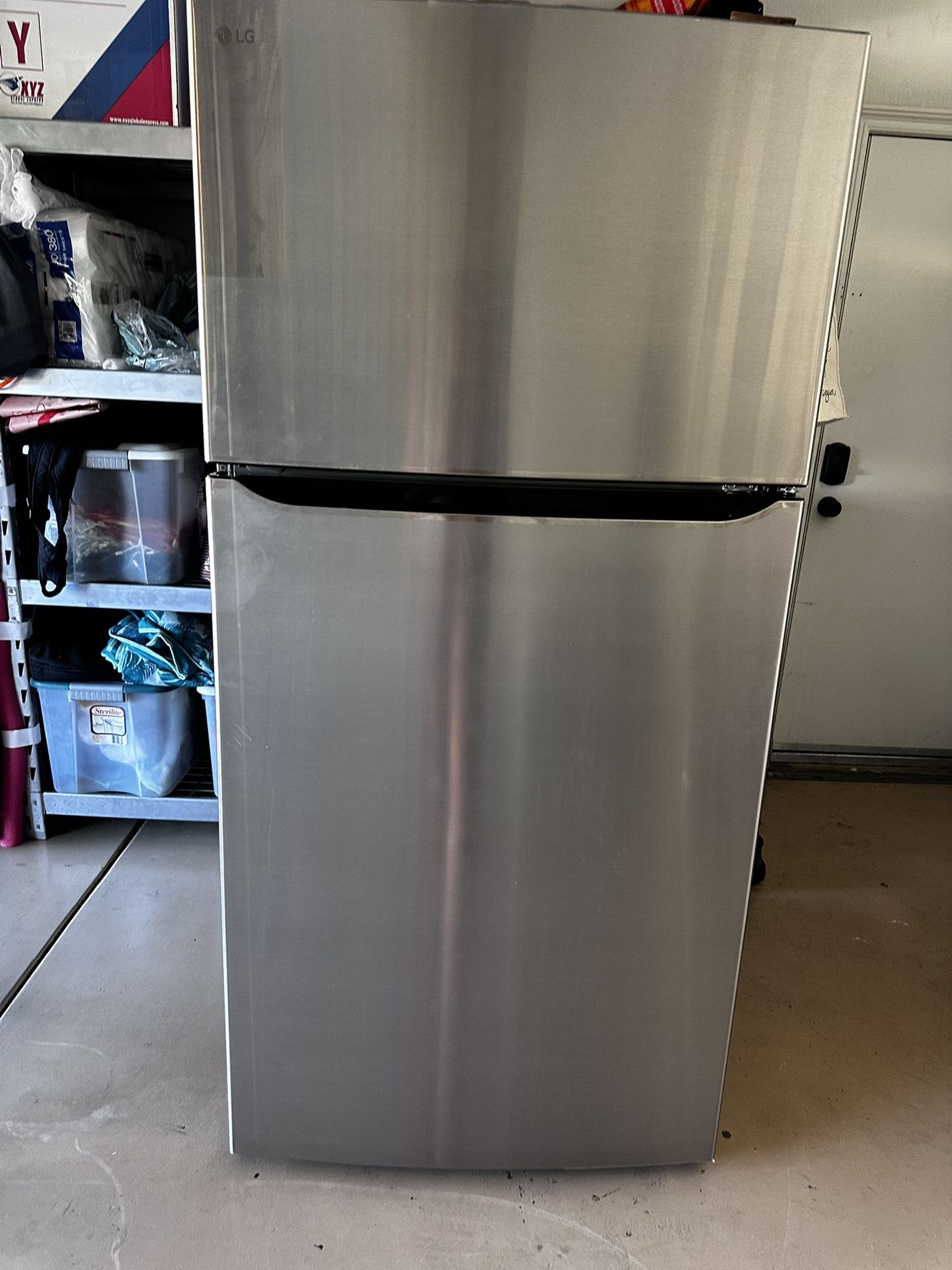 LG Refrigerator (no scratches or dents)
