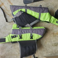 Dog Life Vests Size Medium And Large