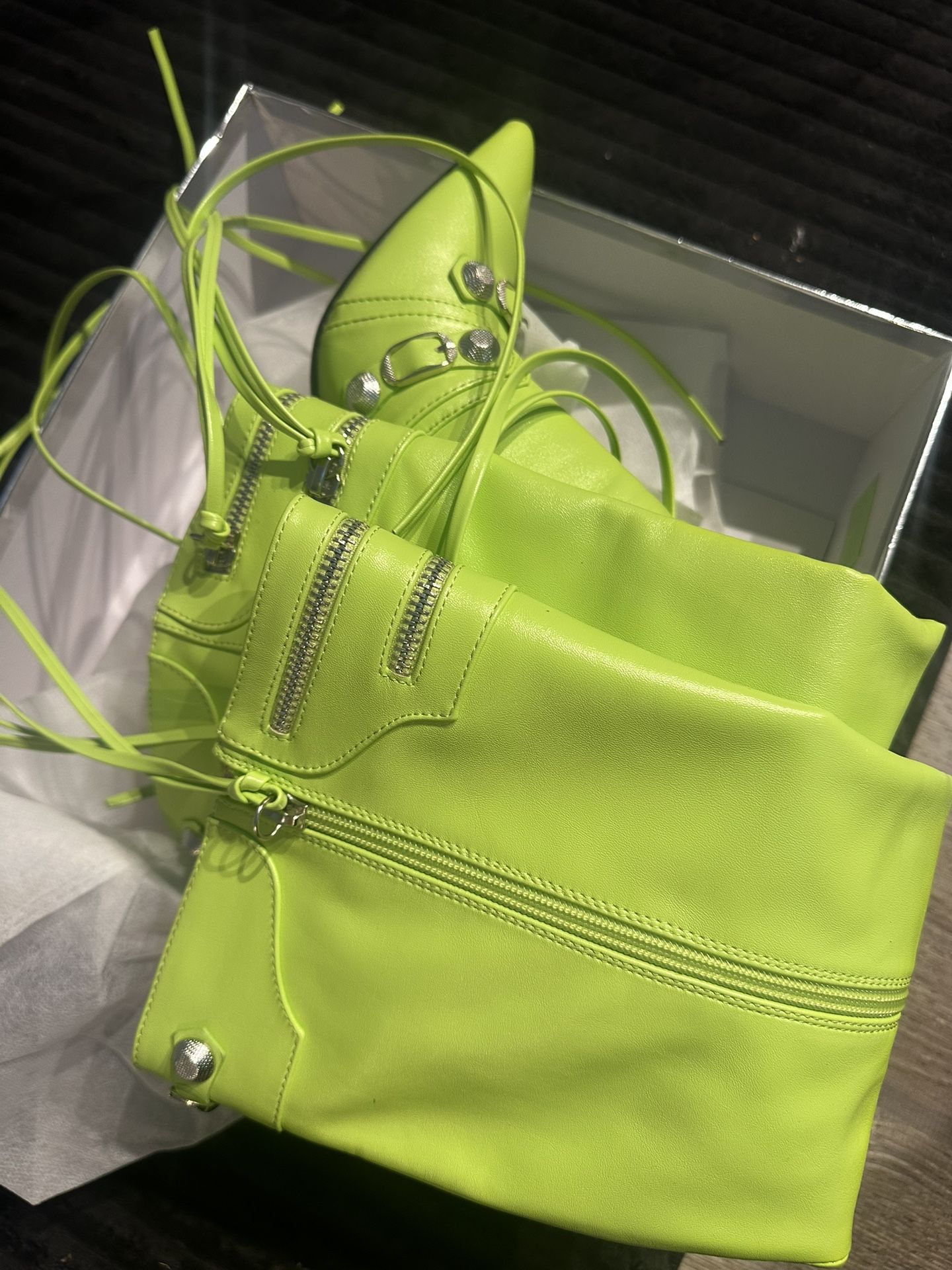 High Heels Boots  With A Twist 