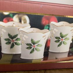 NIB Lenox Holiday Berry Set of 3 Pierced Votives