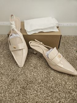 Womens Size 8 Brand New Cream Color Shoes 