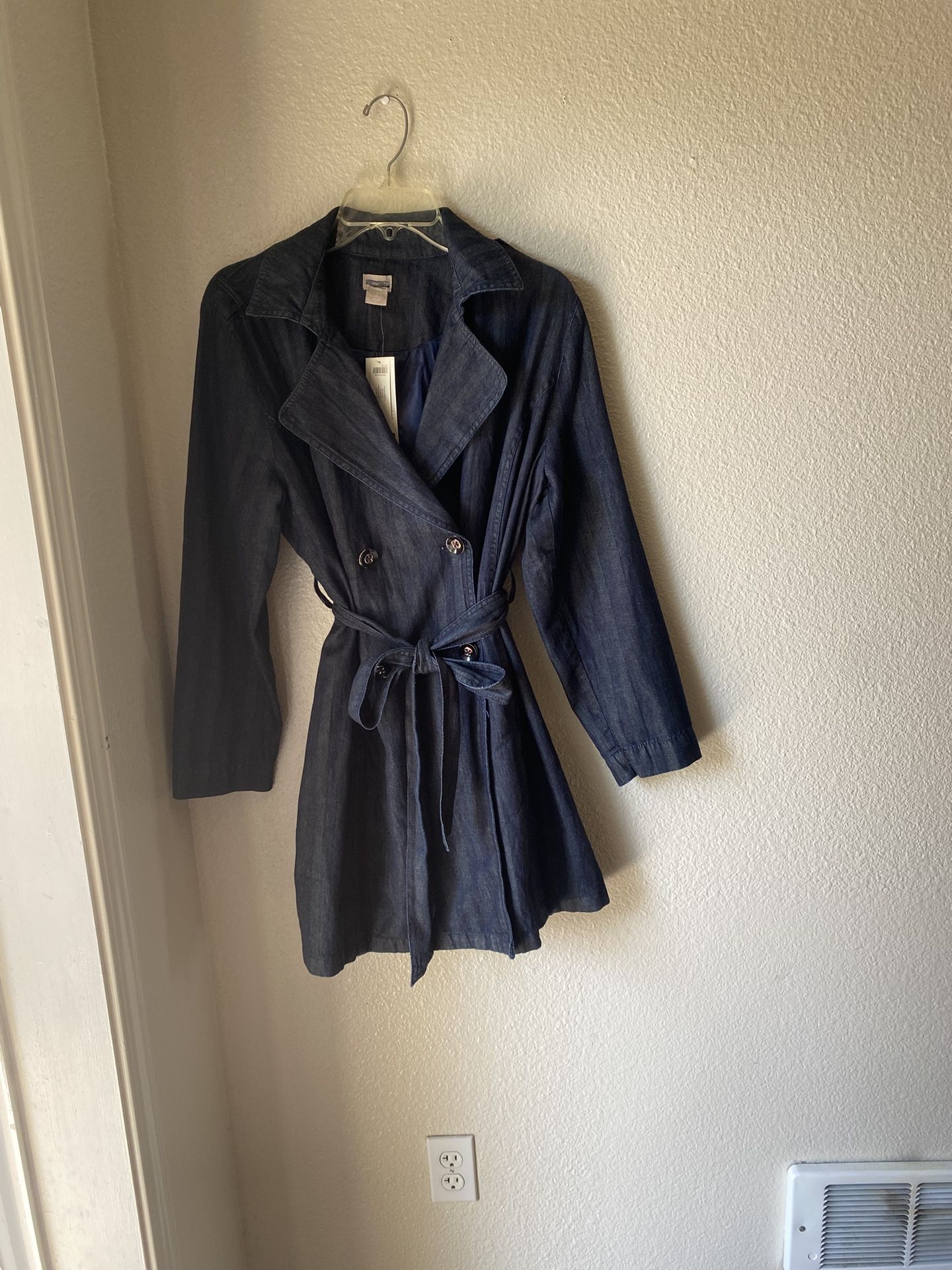 Brand New Woman’s Chicos brand Navy Blue Denim Jacket Up For Sale