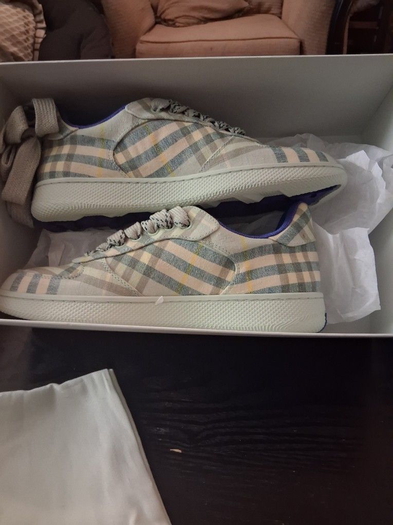 Burberry Shoes