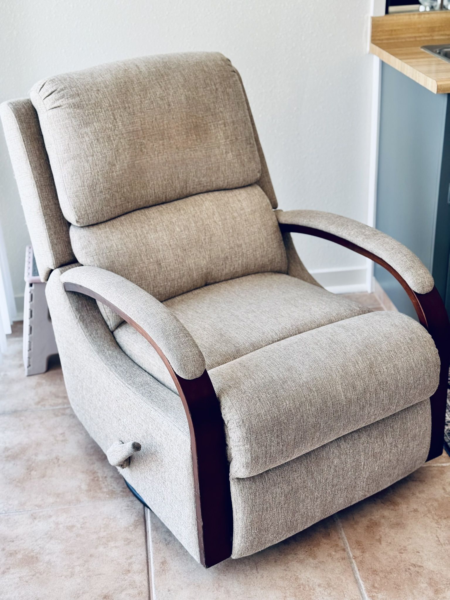 Free! Pickup by 9/29/25 - Moving!