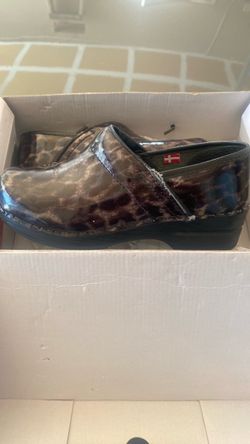 Nursing clogs