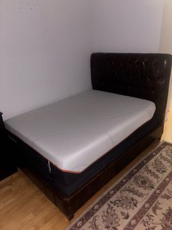 Tempur-Pedic Queen Size Bed with Massage and Remote