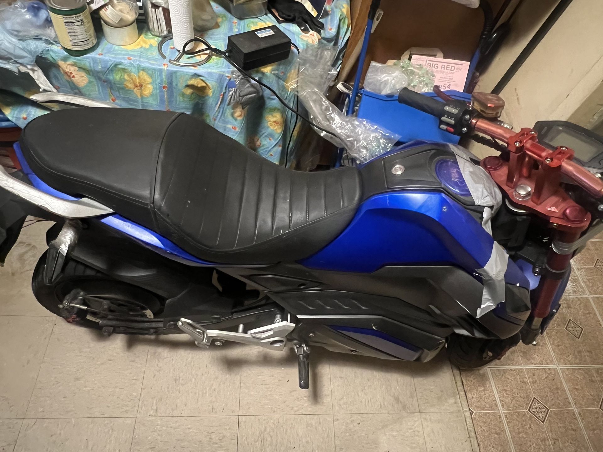 Z6 Electric Motorcycle E-bike Moped (parts For Repair)