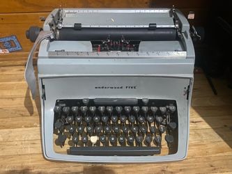 Underwood Touch-master 5 Typewriter