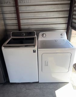 White Samsung Washer And Amana Electric Dryer