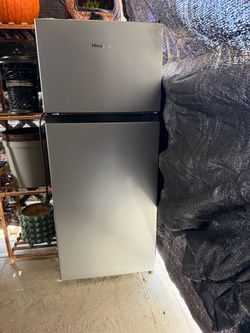 Mini fridge