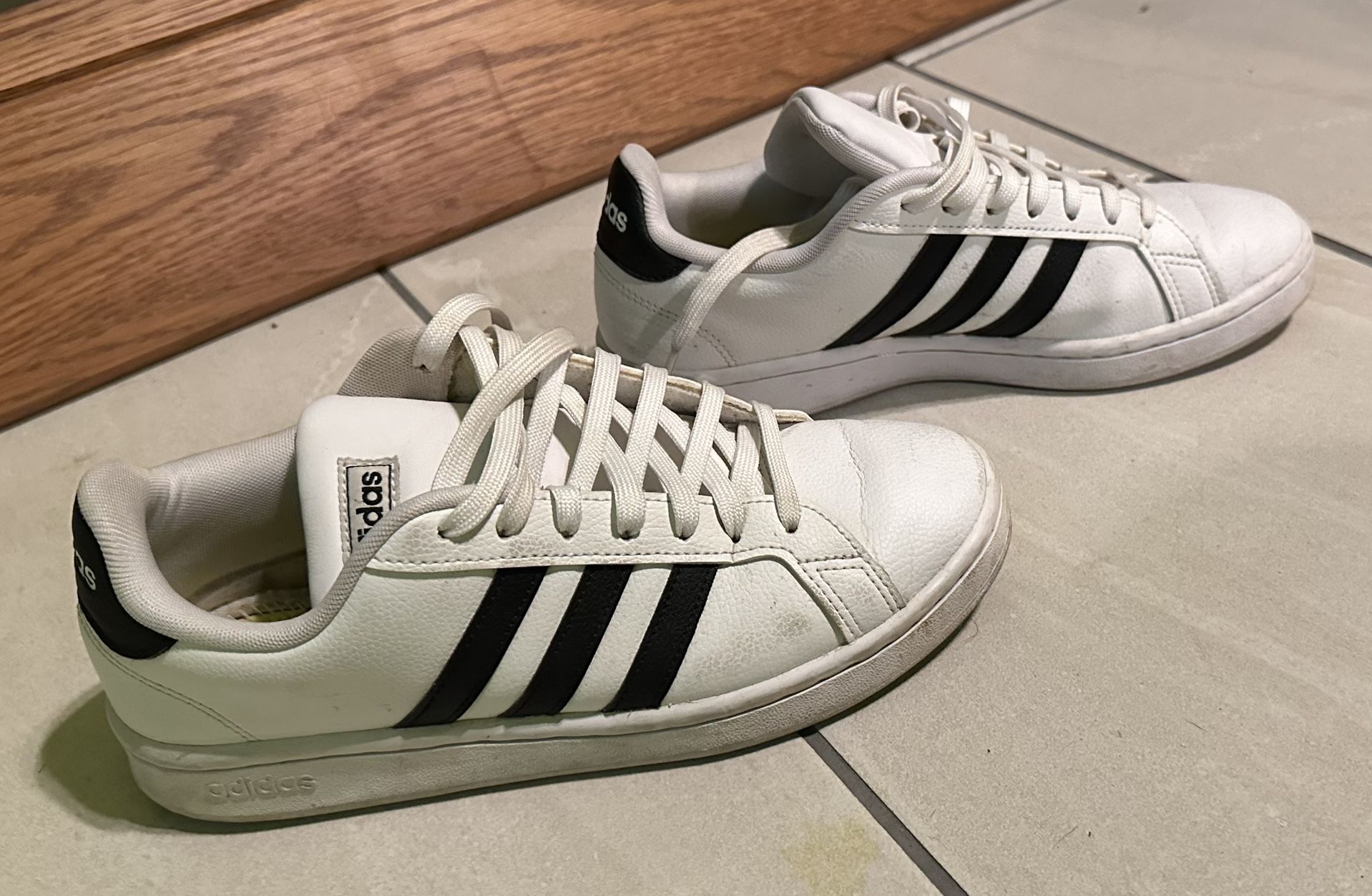 Adidas grand court 2.0 womens size 7.5