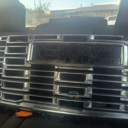 2025 GMC Denali Grille OEM 