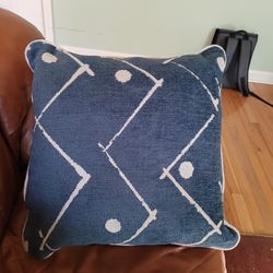 New Haverty furniture  throw pillows