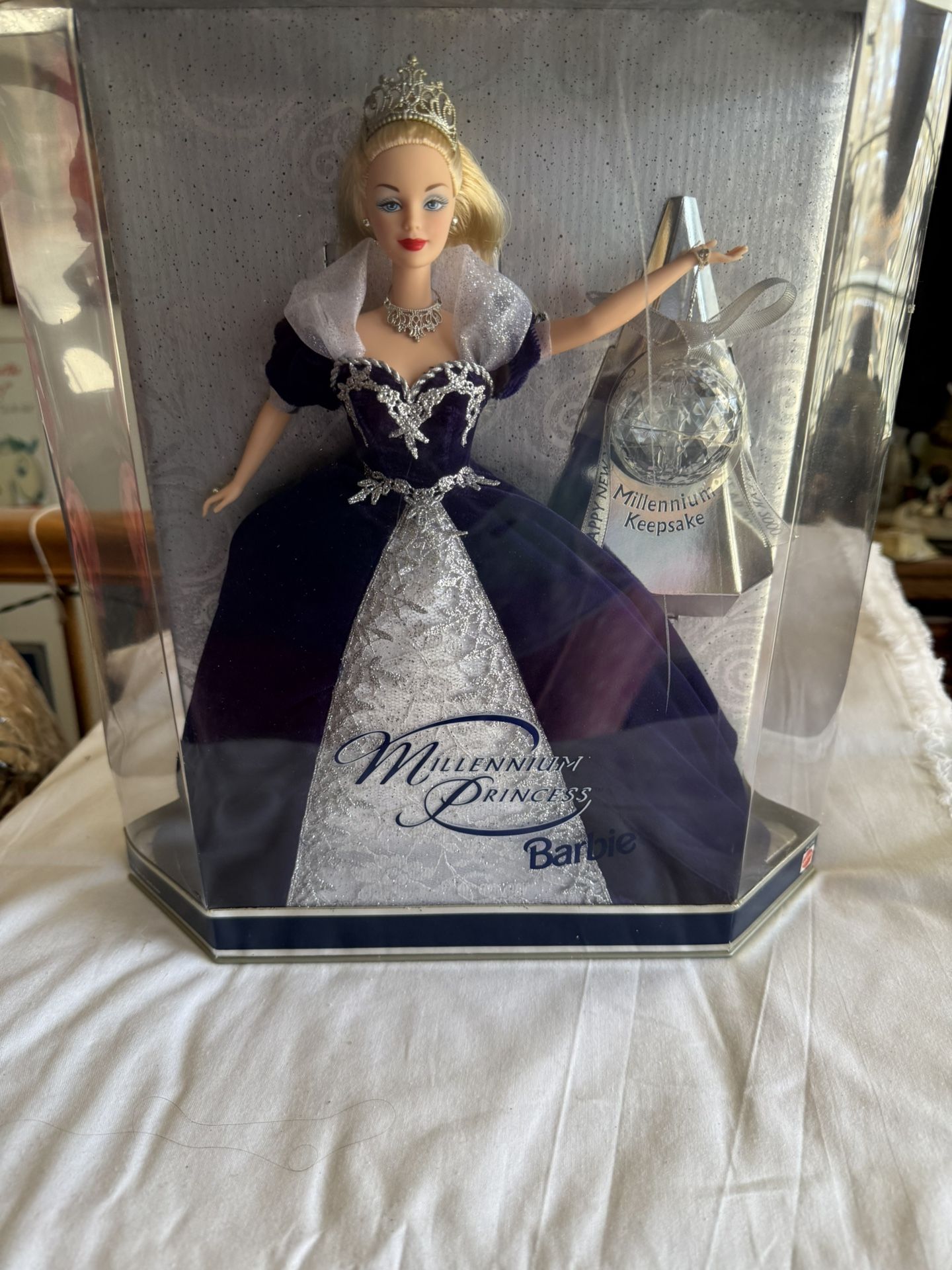 Barbie Special Edition Millennium Princess. 1999 . NEW ! 