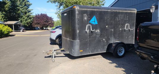 Use 2004 cargo 10×6  enclosed Trailer $2,000