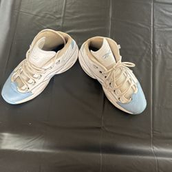 Boys Size 8 1/2 Iversons