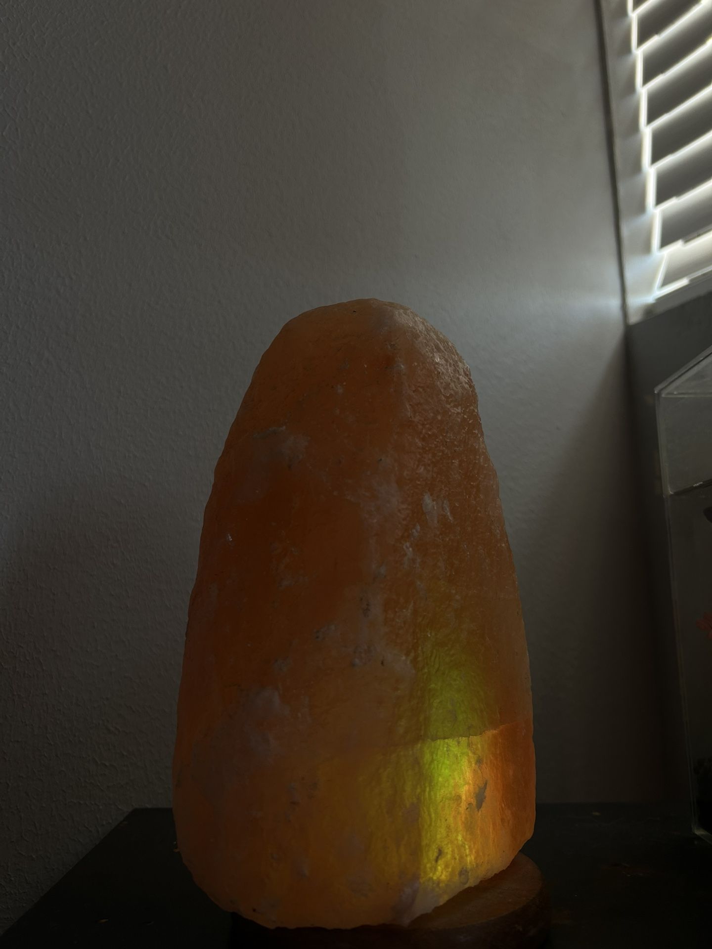 Salt rock lamp