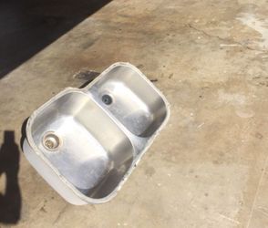 Stainless steel sink