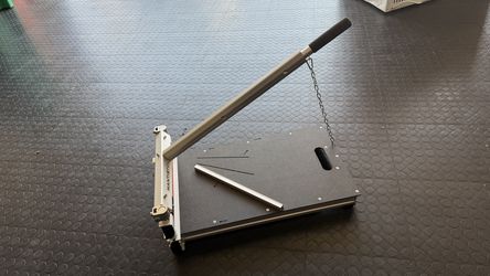 Laminate flooring cutter