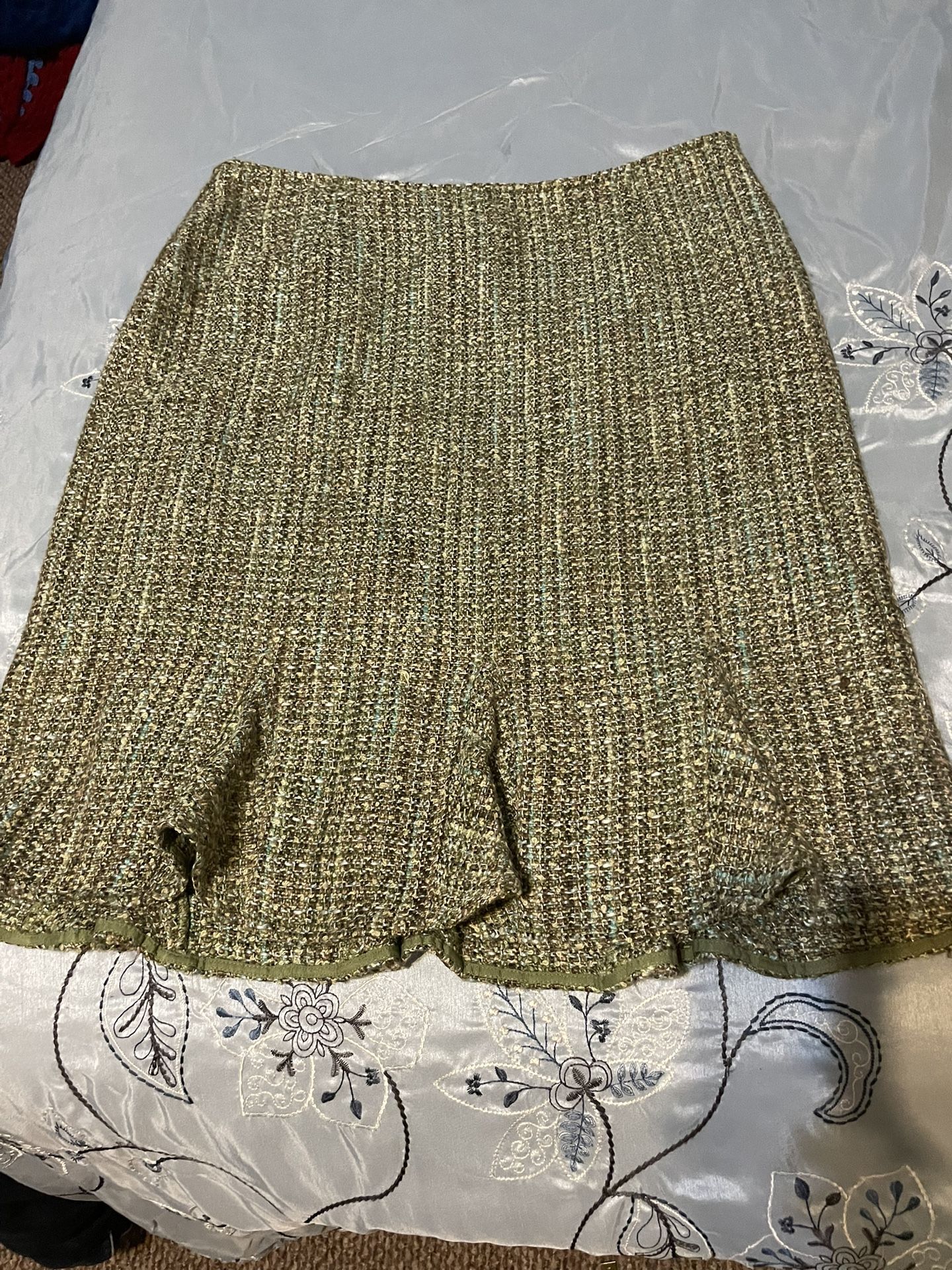 Ladies Emma James Size 14 Green Tweed Ruffle Bottom Skirt