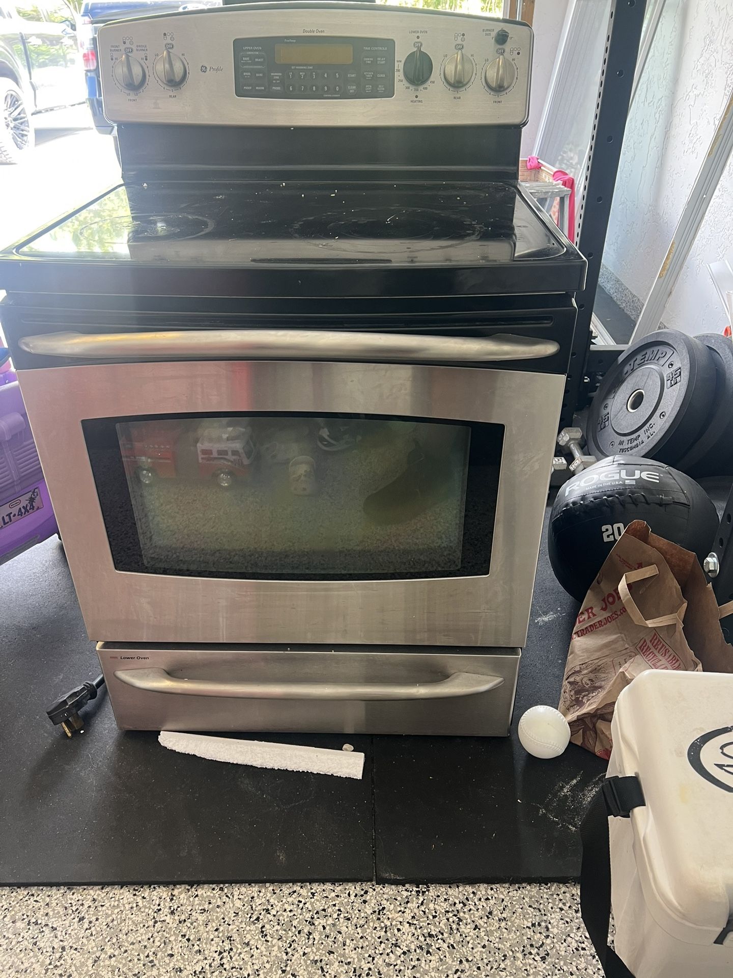 GE Electric Stove