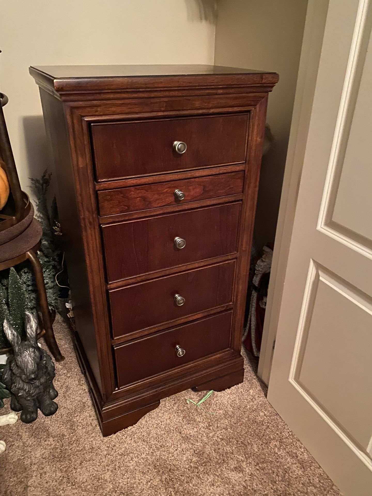 Dresser