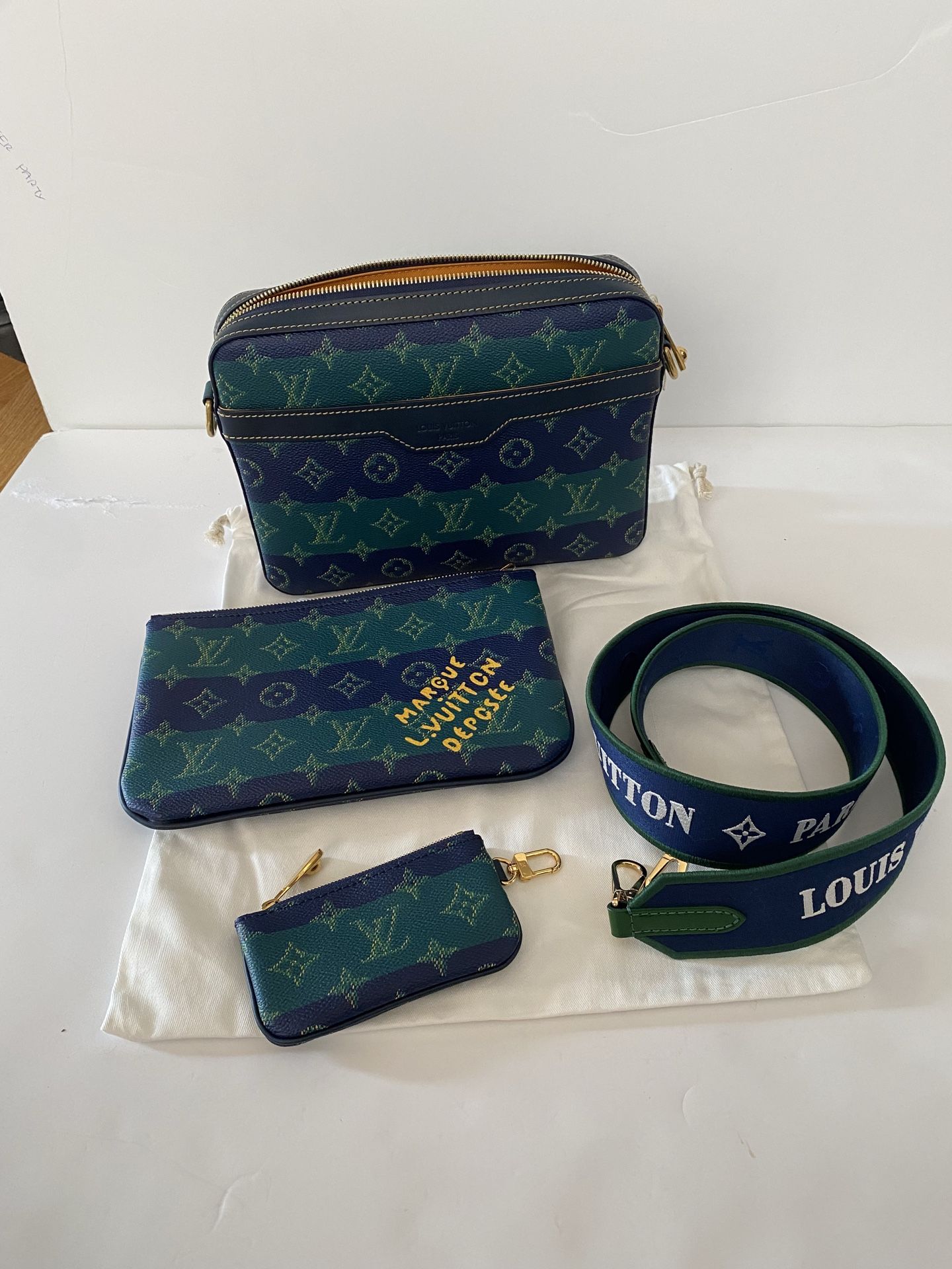 Louis Vuitton trio messenger bag